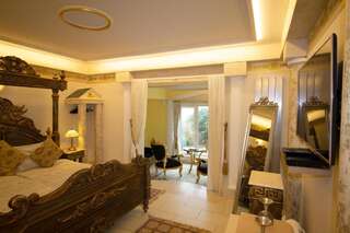 Отели типа «постель и завтрак» Ferndale Luxury Boutique Bed & Breakfast Кил Royal Suite (Roman)-7